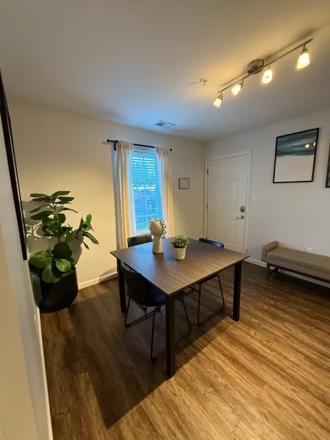 Apartment Gallery - 11