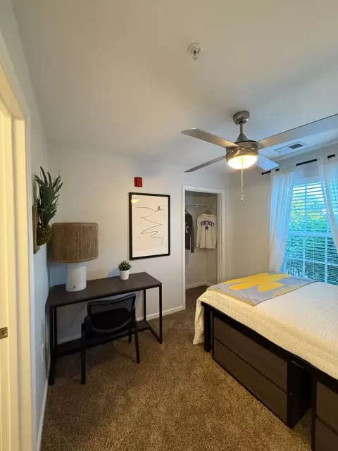 Apartment Gallery - 7
